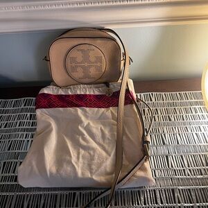 Selling small Tory Burch crossbody.